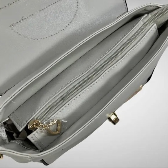 New cute purse. - Picture 3 of 5